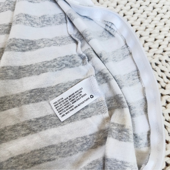 Circo Cozy Gray Striped Baby Footies with Soft Fabric 3-6 Months - Picture 4 of 4